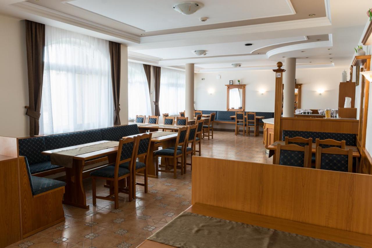 Hotel Harka Harkány Екстериор снимка